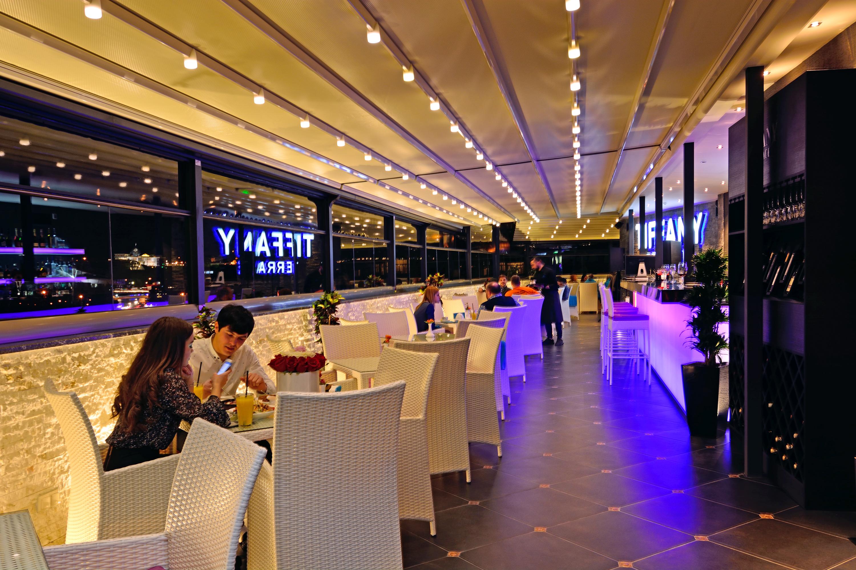 River Side Hotel Tbilisi Exterior foto Restaurant in the hotel